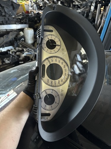 Tacho mercedes klasse w211 - mercedes,